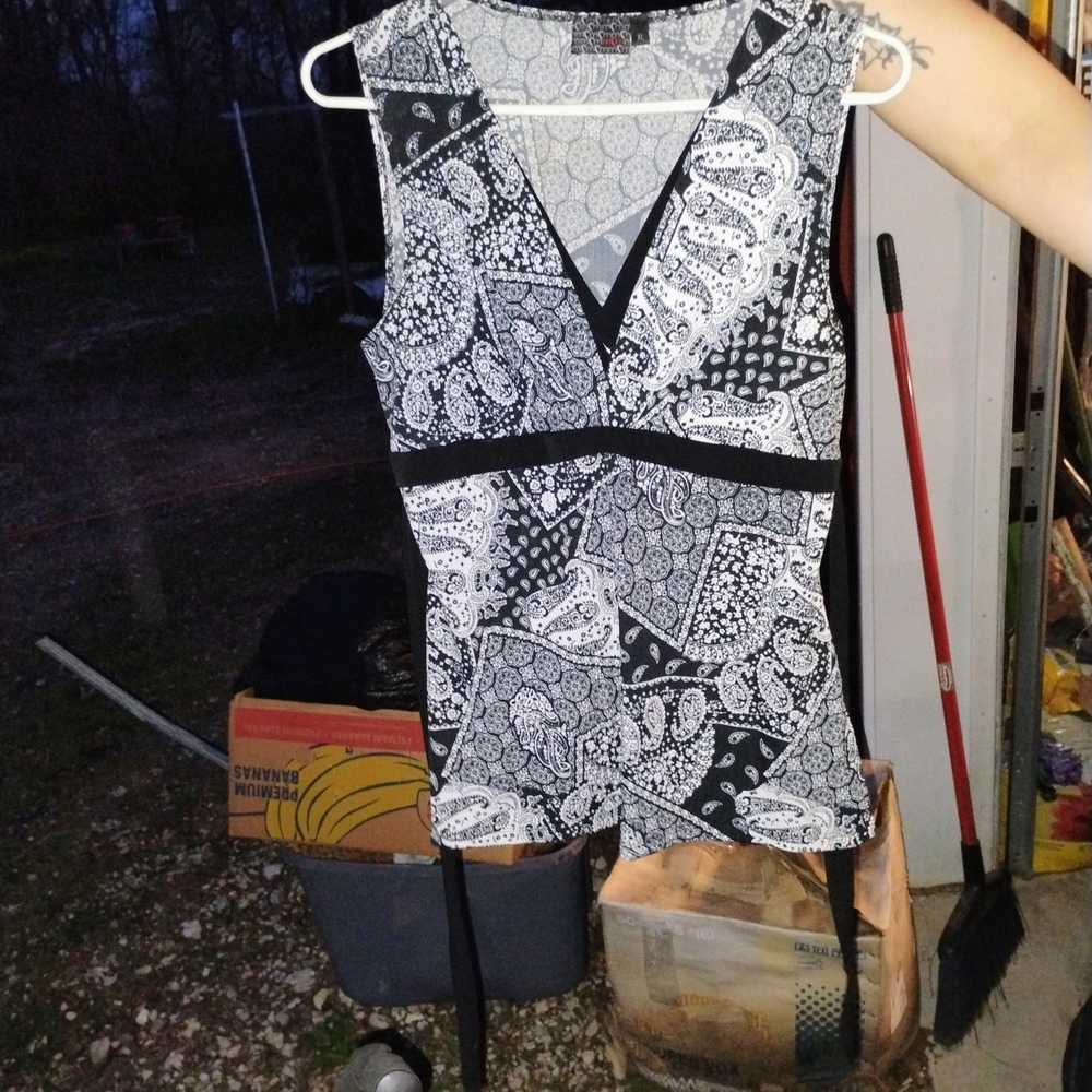 Black and White Paisley Sleeveless Top